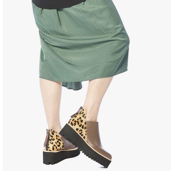 ALL BLACK Flatform Ankle Leather Jungle Print Tread Platform Shoes Size 9 - Picture 12 of 12